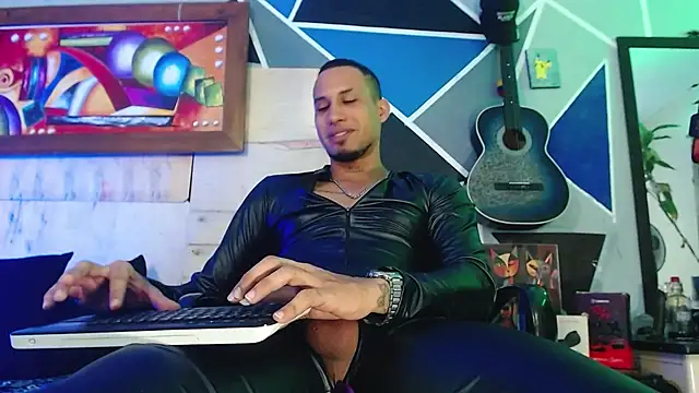 MagnusFrost 即時 XXX 聊天