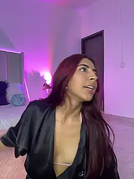 Show modela Mirandaa_Rogers na web-kameri