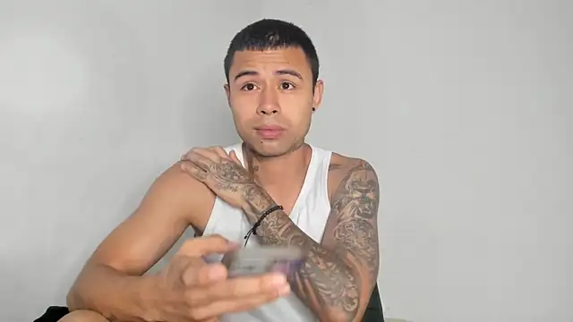 _Logan_Colton_のウェブカメラショー