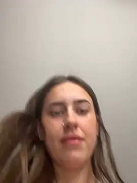 Chloewhiteex Chat XXX in diretta