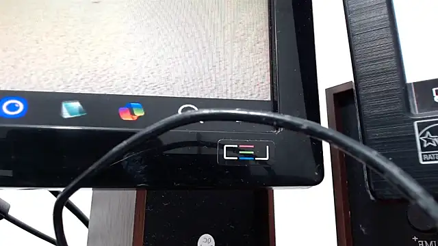 emiliaa_hot's Webcam Show