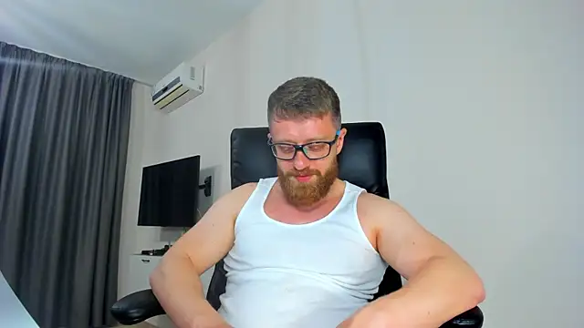 Show modela Findom_guy na web-kameri