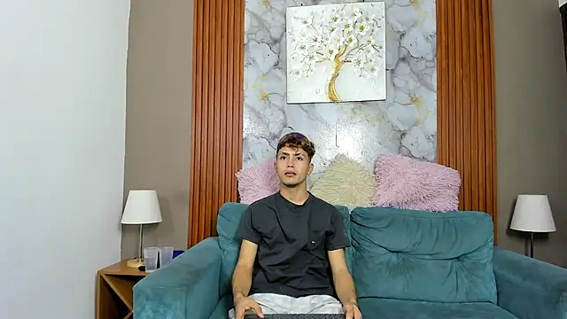 AVENGER_BOYS2026 Show in webcam