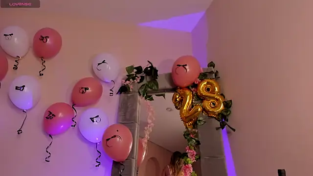 EveBensonXn Live XXX chat