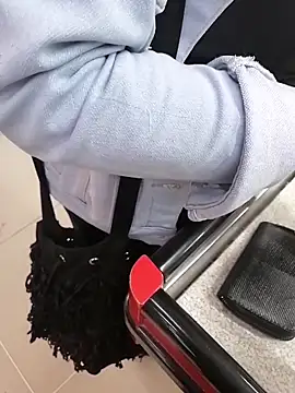 sophie_banger Chat XXX in diretta