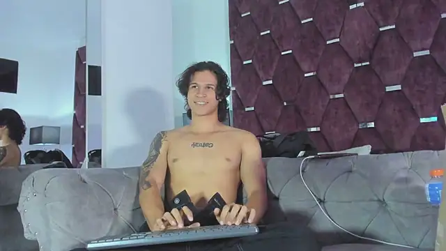 TonyBenedetti 网络视讯表演