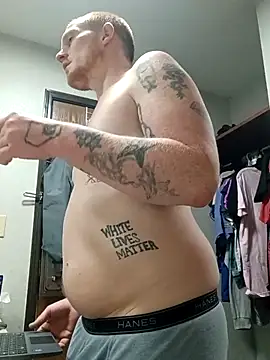 Pokazy przed kamerką – Lovemcurvy69