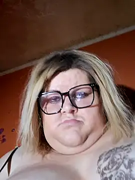 ducicsajsziii's Live XXX Chat