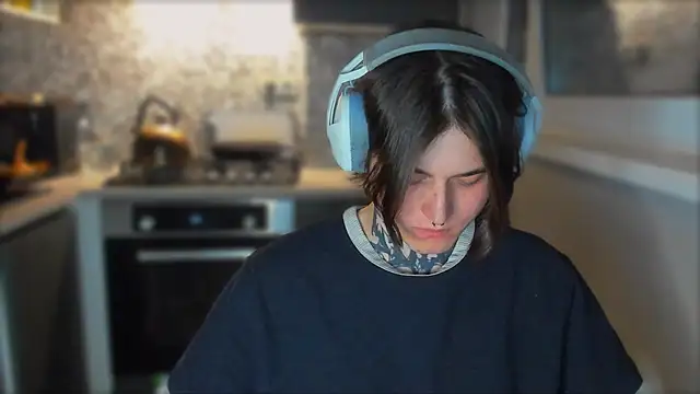 _torfin_ Show in webcam