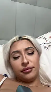 Kylie_One Webcam show