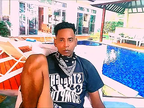 IndianHunk01 élő XXX-chatje