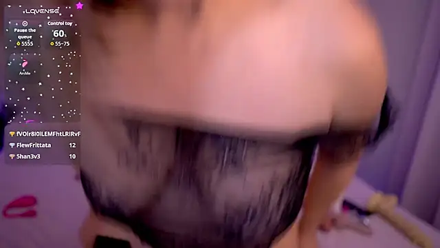 XXX chat uživo modela KiraRoxx