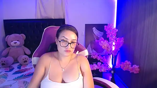 esmeraldaa230's Live XXX Chat