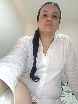 megan_milf79 webcam show