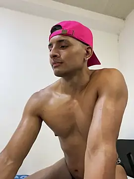 Smith_Fitness: διαδικτυακό σόου στην κάμερα