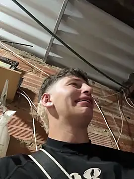 ARON_LUXX's Live XXX Chat