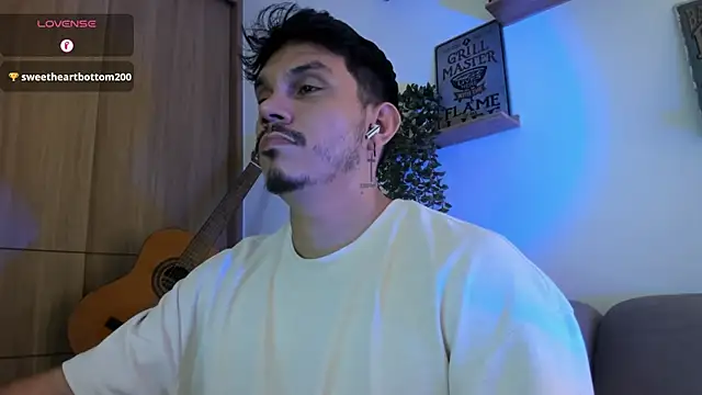 alejandro_stark Show in webcam