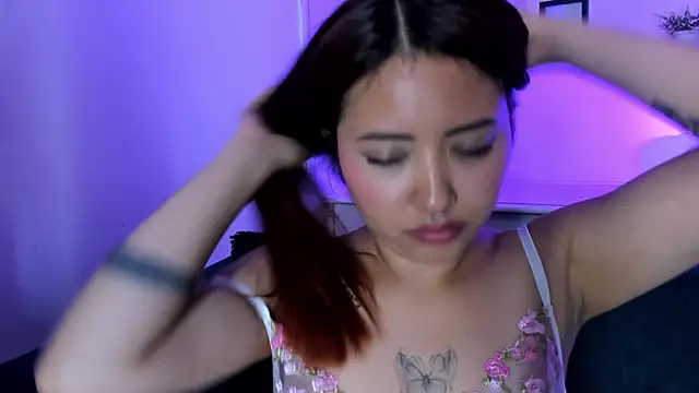 Saelivrae লাইভ XXX চ্যাট