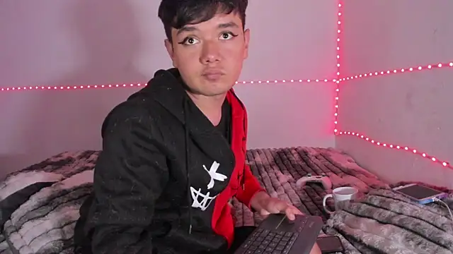 Pokazy przed kamerką – Kody_Royale