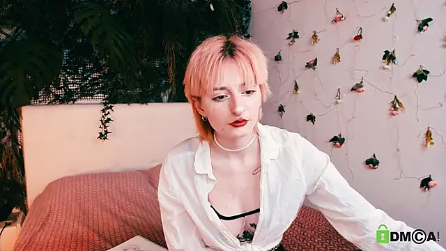 Kira__Cutie Chat XXX in diretta