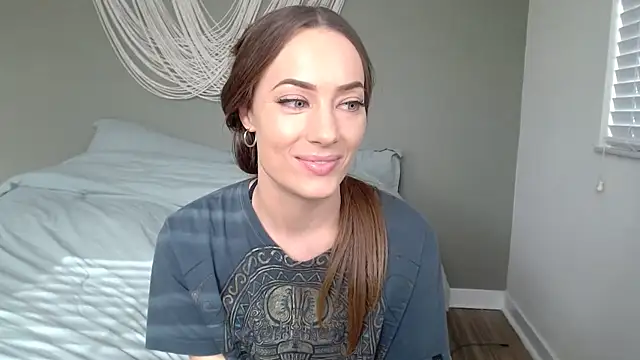 sireneyesonly Show in webcam