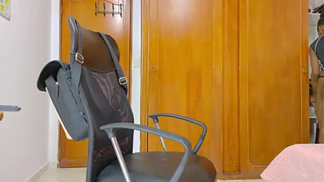 samirths_boy_ Adlı Modelin Canlı XXX Sohbeti