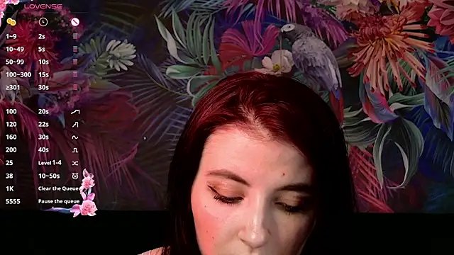 NicoleLuxe Adlı Modelin Canlı XXX Sohbeti