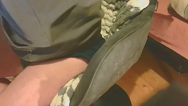 T0Yforeskin Chat XXX live