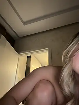 EclipseLunaireSouveraine Webcam Show