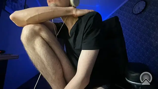 Aki-Laky লাইভ XXX চ্যাট