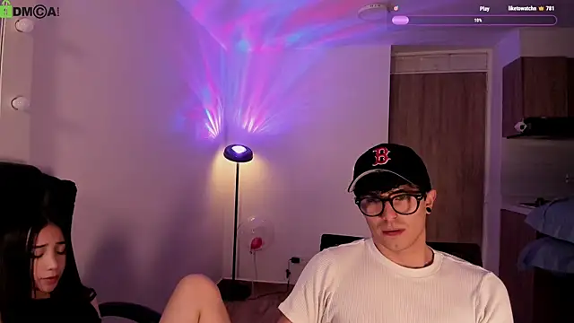 Mikeyvioleta_のライブXXXチャット