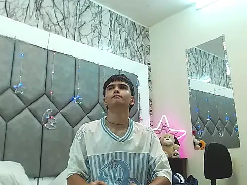 XXX chat uživo modela Steve_Hotman