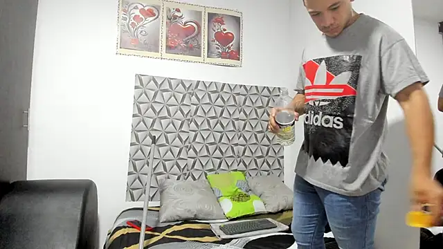 Benjamin_lich লাইভ XXX চ্যাট