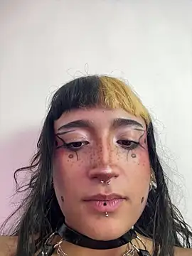 Chat XXX en directo de MeowMota_