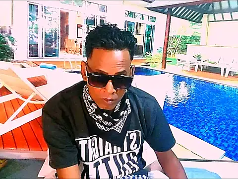 IndianHunk01 Pertunjukan Webcam