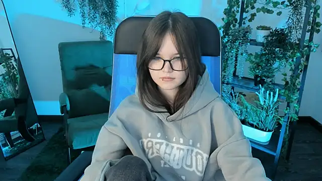 Elainebeness 现场XXX聊天