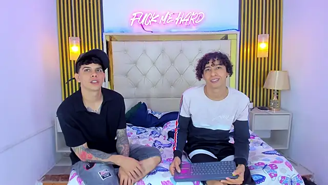 Show de Adventurous_Boys na webcam