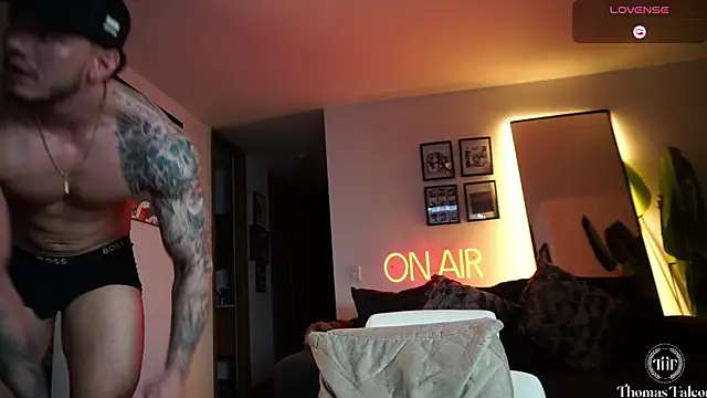 Thomas_Falcon1 Live XXX-Chat