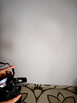 Pokazy przed kamerką – Simone_Miller