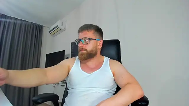 Show modela Findom_guy na web-kameri