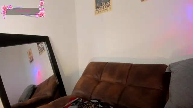 La_Diabla_111_ Live XXX-Chat