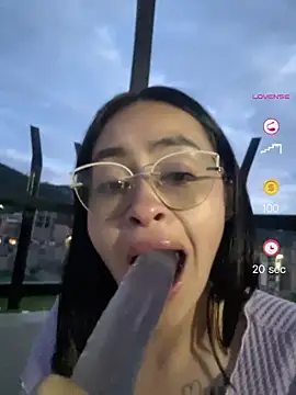 Anni_Rose Adlı Modelin Canlı XXX Sohbeti