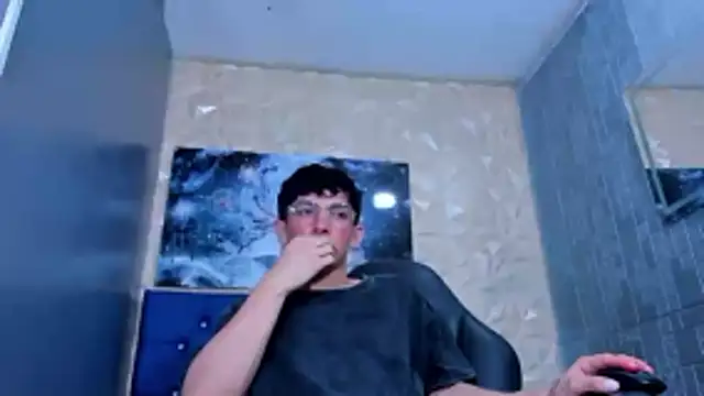 ElanGiraldo's Webcam Show