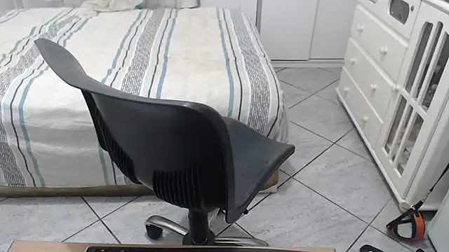 MysterBearMG's Live XXX Chat