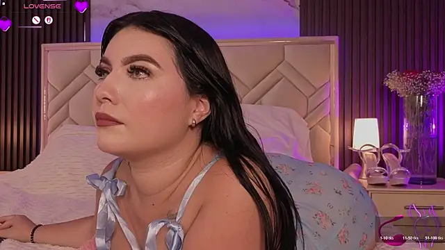 MiaaFarrel Chat XXX in diretta