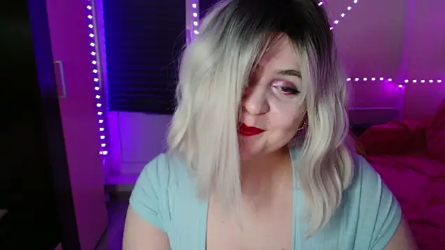 Lulovia Adlı Modelin Canlı XXX Sohbeti