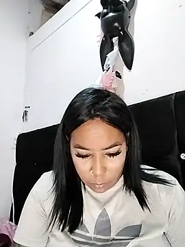 emma_purple_'s Live XXX Chat