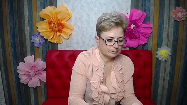 EmiliaGree's Live XXX Chat