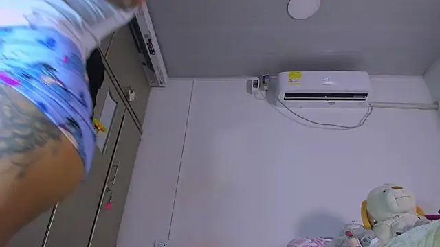 vennuss19's Live XXX Chat