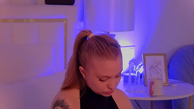 MollyHilton 现场XXX聊天